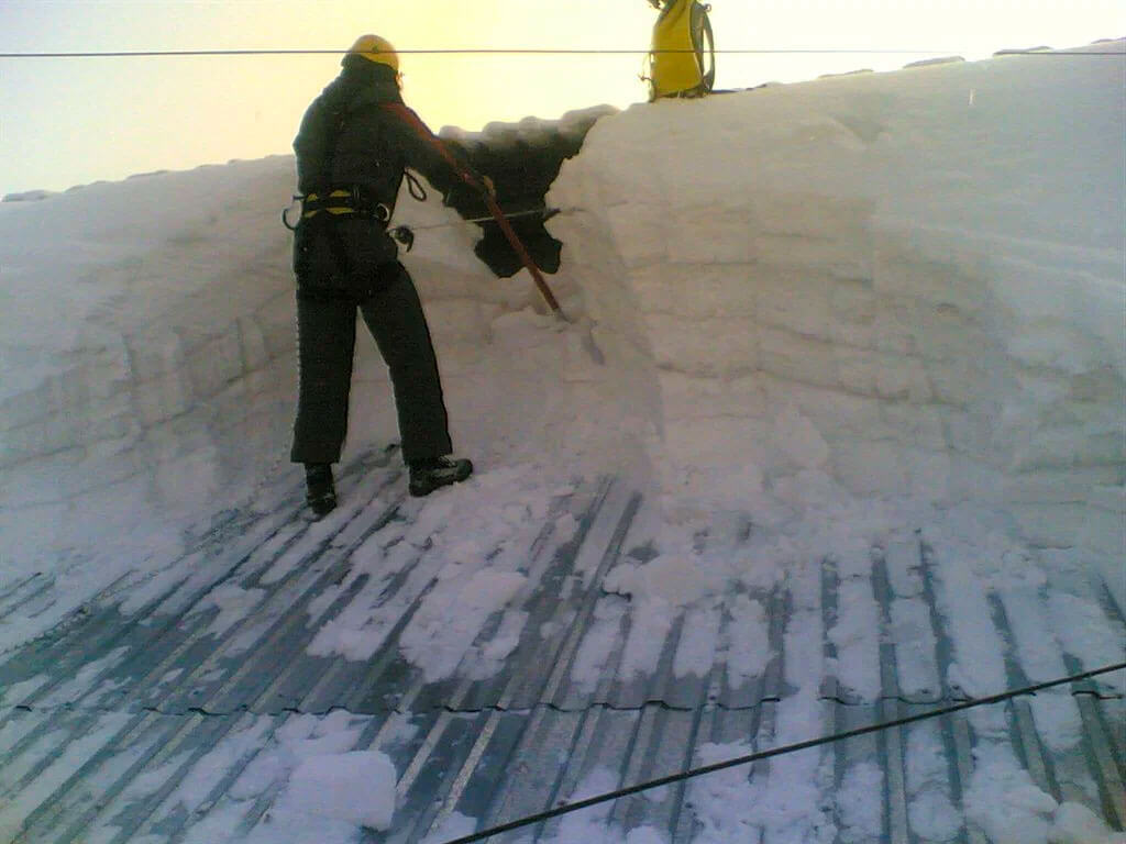 Уборка снега цена в Красноярске